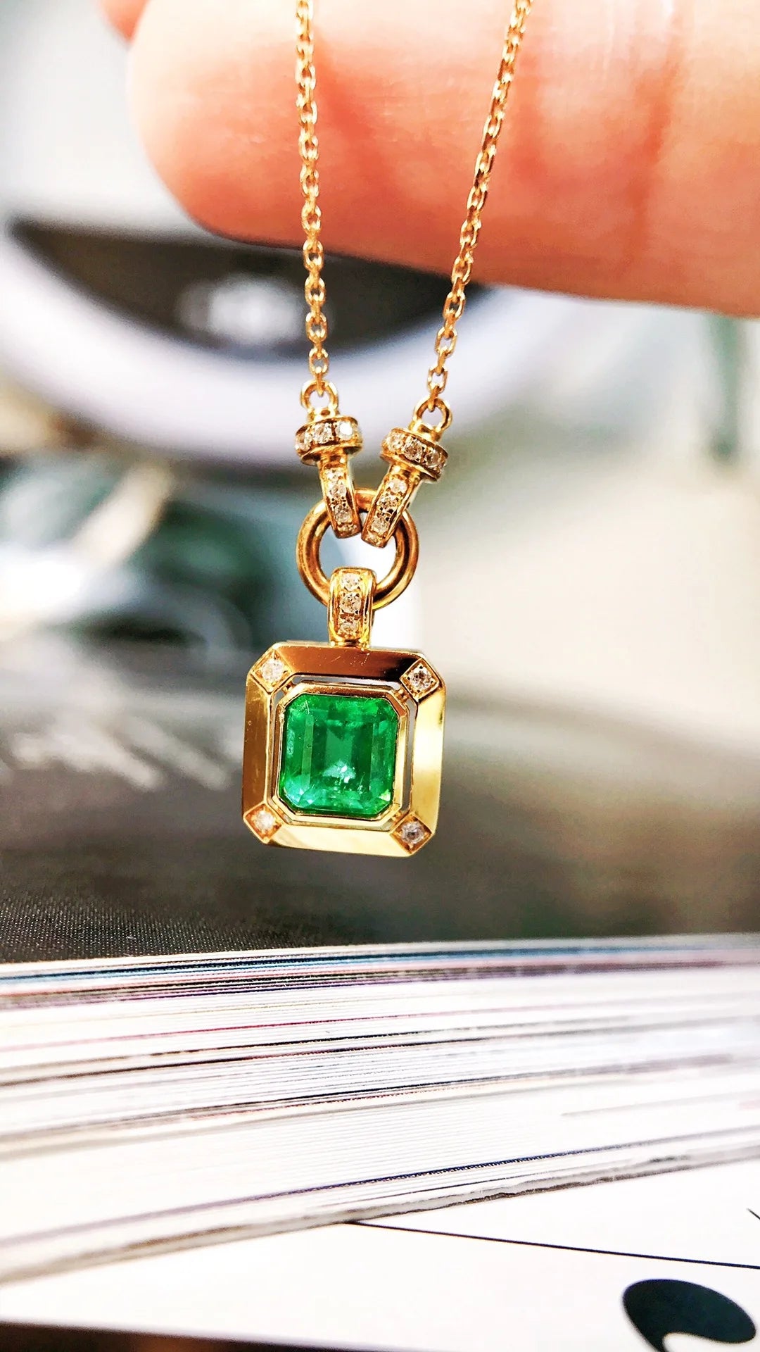 Necklace 18K Gold 0.53ct Green Emerald Diamonds Pendant Female's