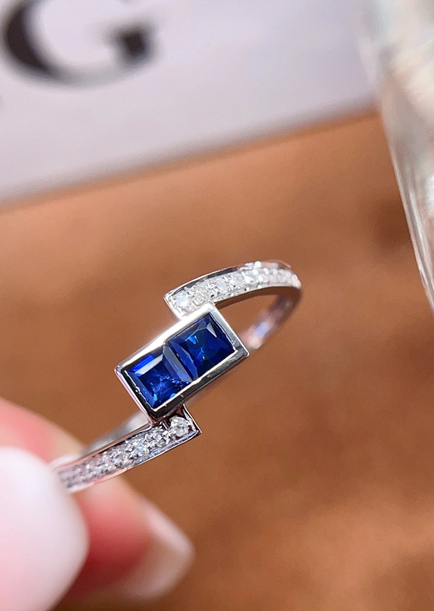 Ring 18K Gold 0.4ct Royal Blue Sapphire Gemstones Diamonds Female's