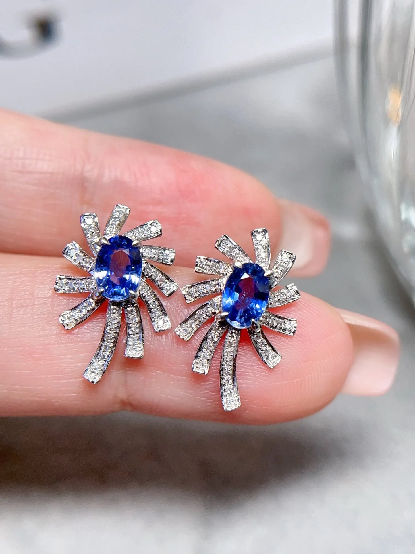 Earrings 18K Gold 1.2ct Cornflower Blue Sapphire Drop Female's