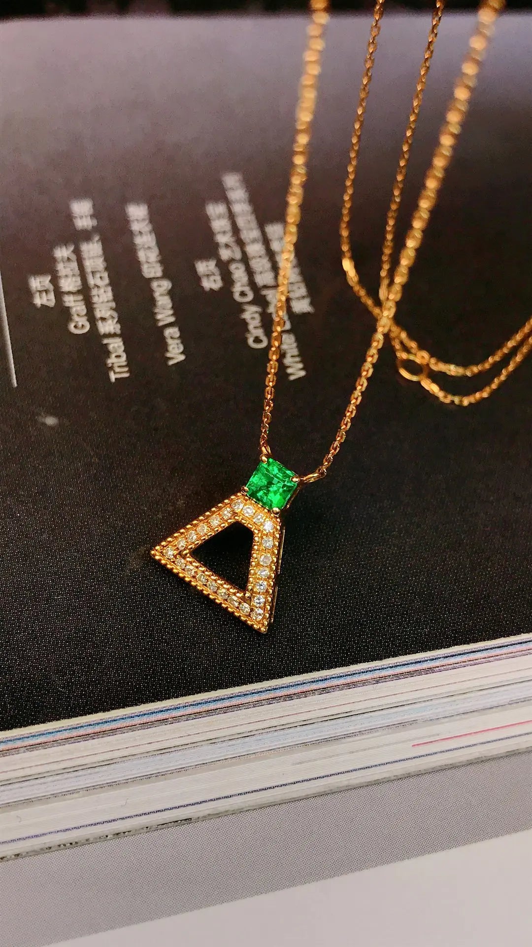 Necklace 18K Gold 0.22ct Green Emerald Diamonds Pendant Female's