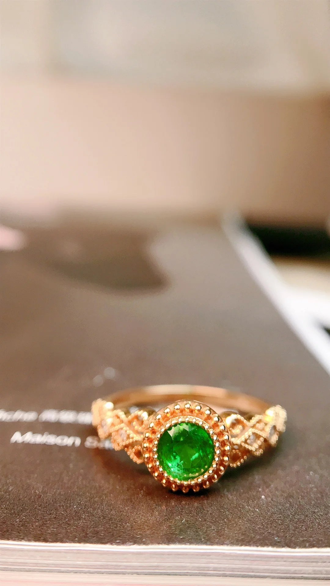 Ring 18K Gold 0.45ct Green Emerald Gemstones Diamonds Female's