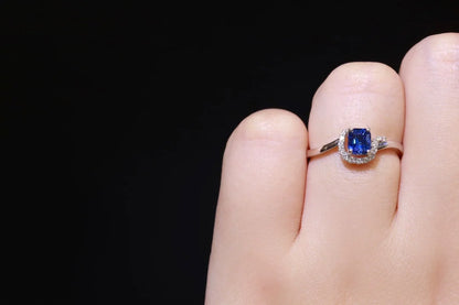 Ring 18K Gold 0.75ct Blue Sapphire Gemstone Diamonds Female