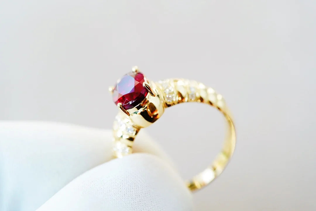 Ring 18K Gold 1.8ct Red Tourmaline Gemstones Female's