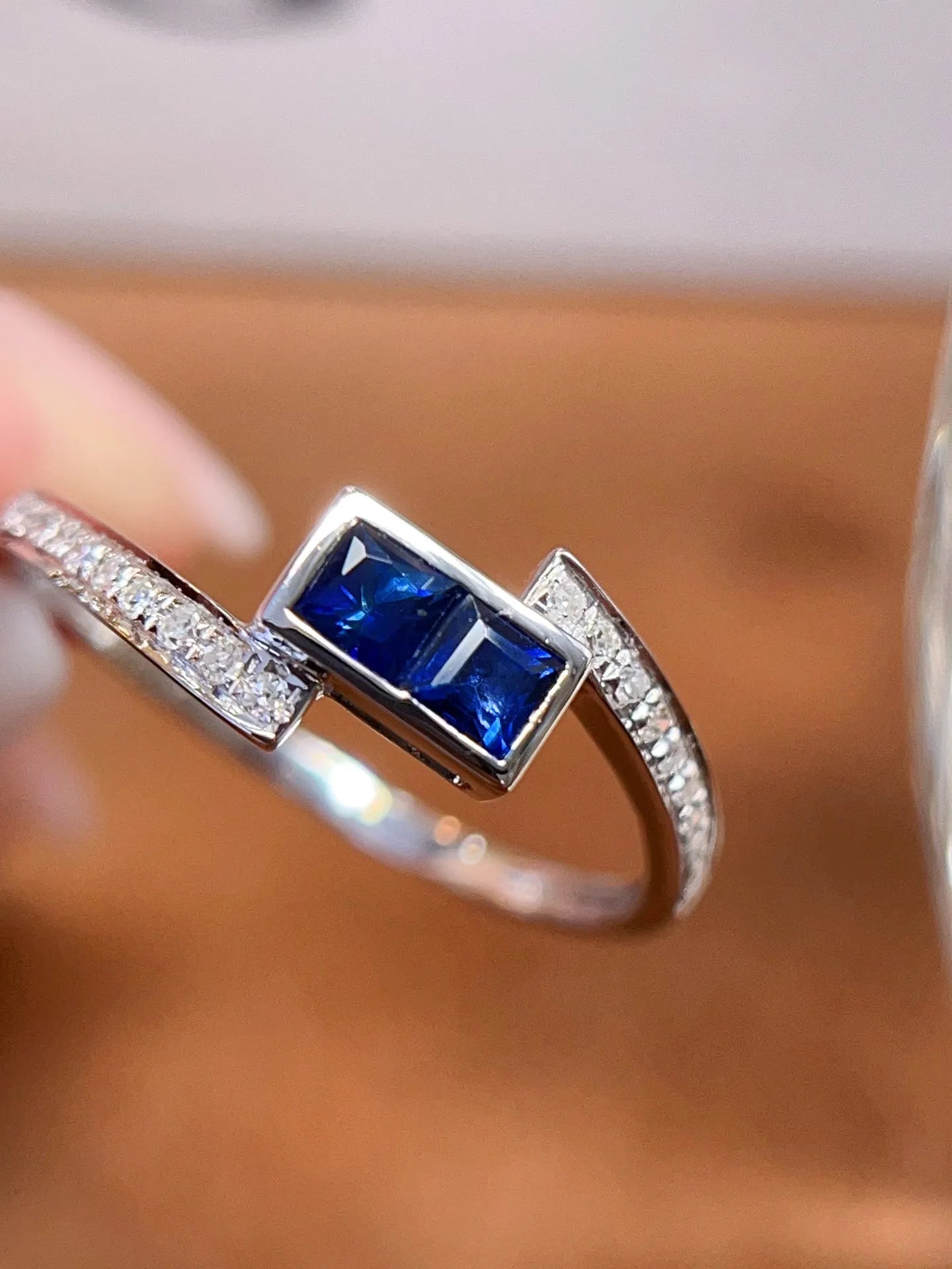 Ring 18K Gold 0.4ct Royal Blue Sapphire Gemstones Diamonds Female's