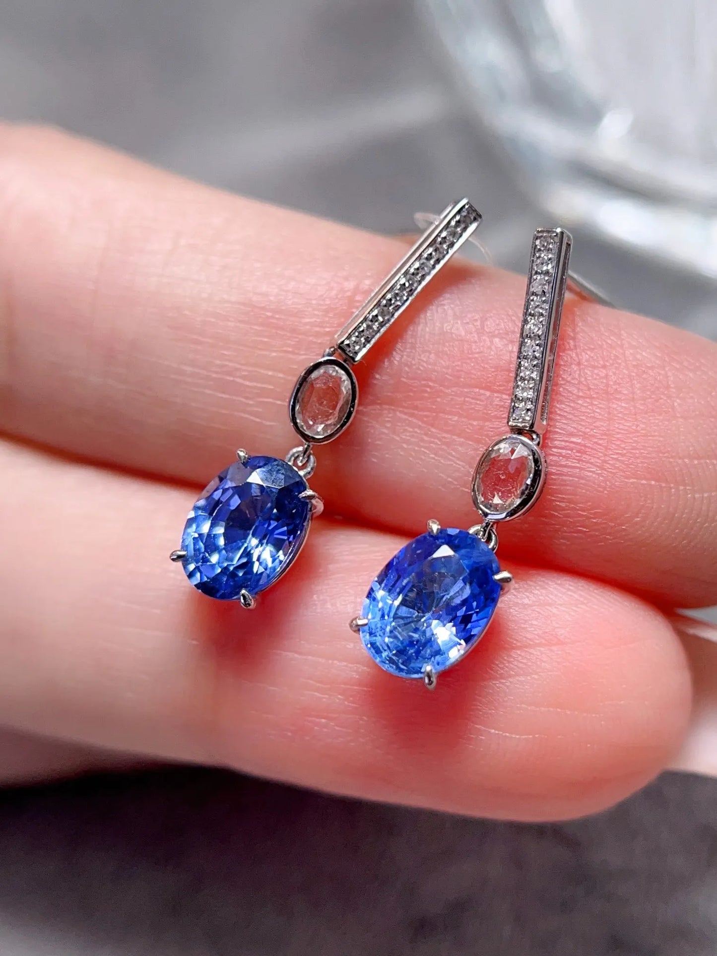 Earrings 18K Gold 2.4ct Cornflower Blue Sapphire Drop Female's Fine