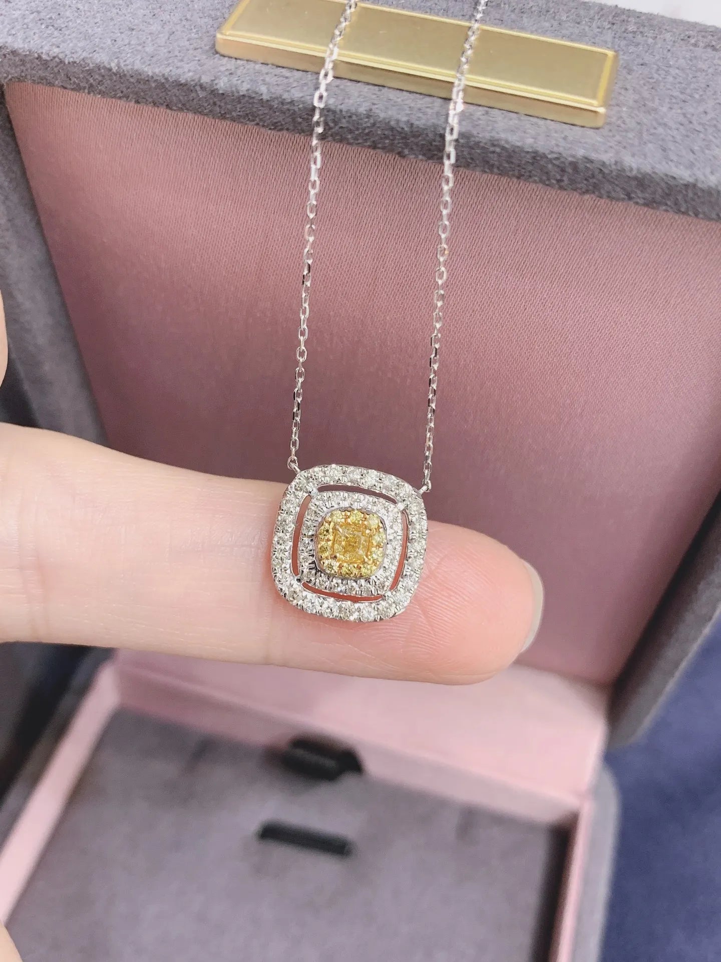 Necklace 18K Gold 0.12ct Yellow Diamonds Pendants Female's