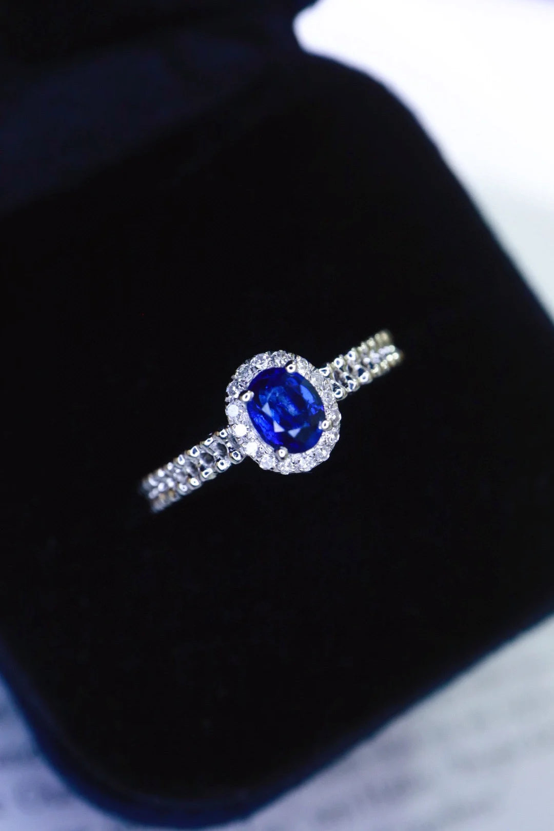 Ring 18K Gold 0.51ct Royal Blue Sapphire Diamonds Female's