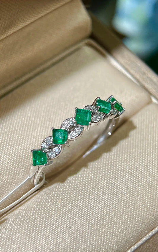 Ring 18K Gold 0.42ct Green Emerald Gemstones Diamonds Female's