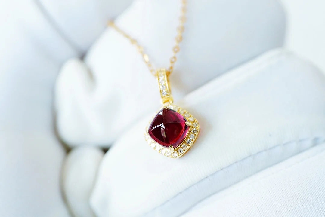 Pendant 18K Gold 1.5ct Red Tourmaline Gemstones Diamond Necklace