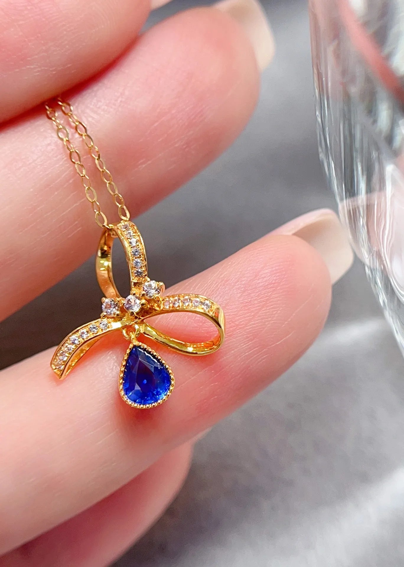 Necklace 18K Yellow Gold 0.5ct Blue Sapphire Diamonds Pendant Female's