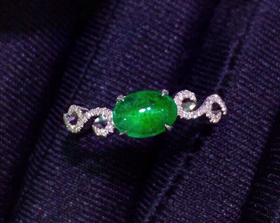 Ring 18K Gold 0.7ct Green Emerald Gemstones Diamonds Female's