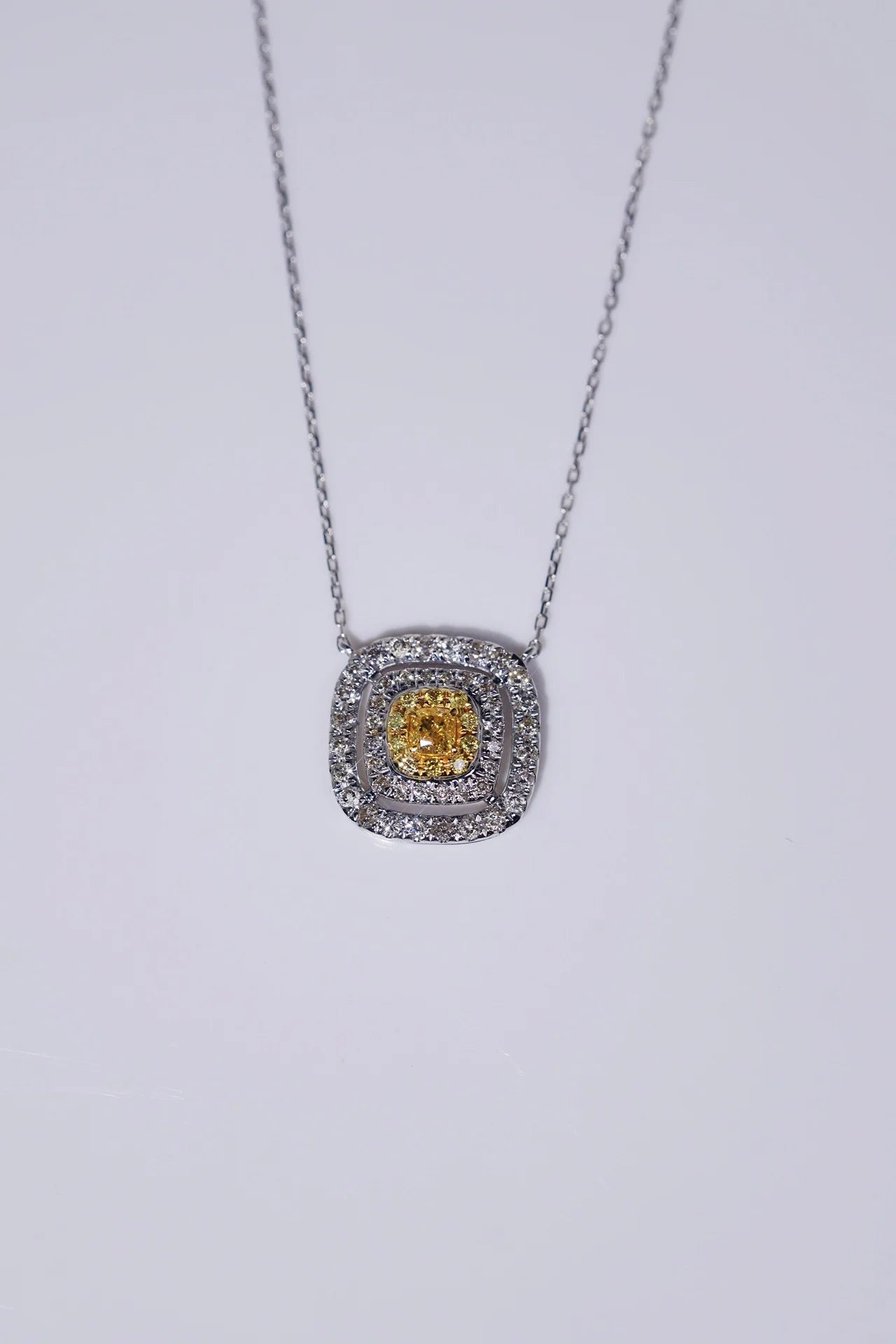 Necklace 18K Gold 0.12ct Yellow Diamonds Pendants Female's