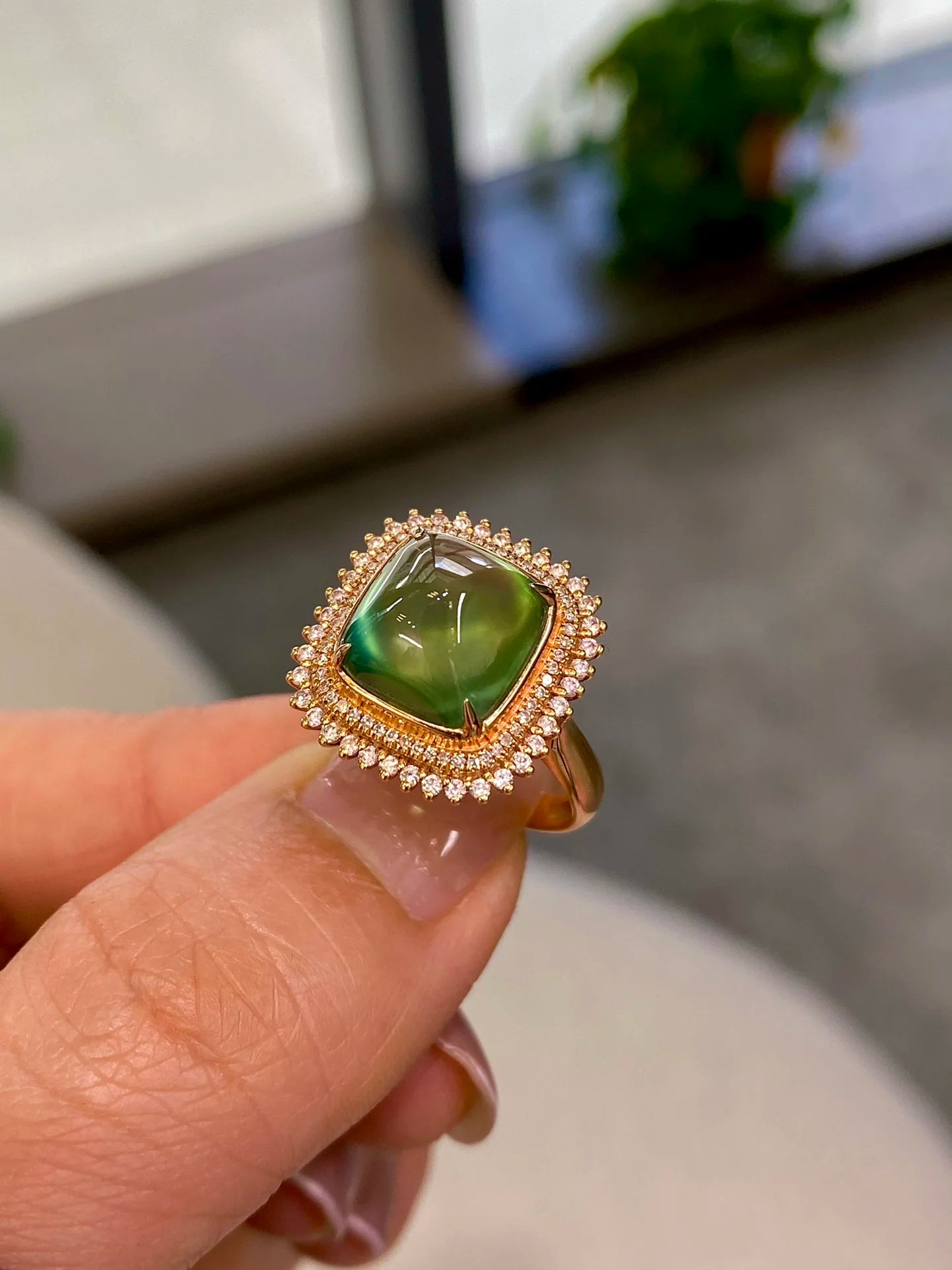 Ring 18K Gold 5.5ct Prehnite Gemstones Diamonds Female's