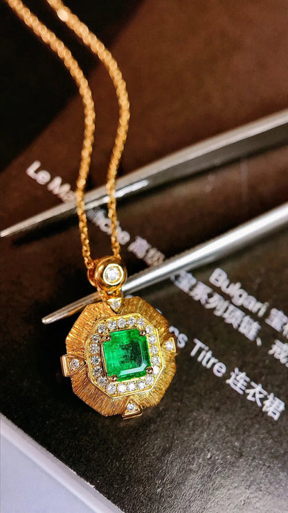 Necklace 18K Gold 0.33ct Green Emerald Diamonds Pendant Female's