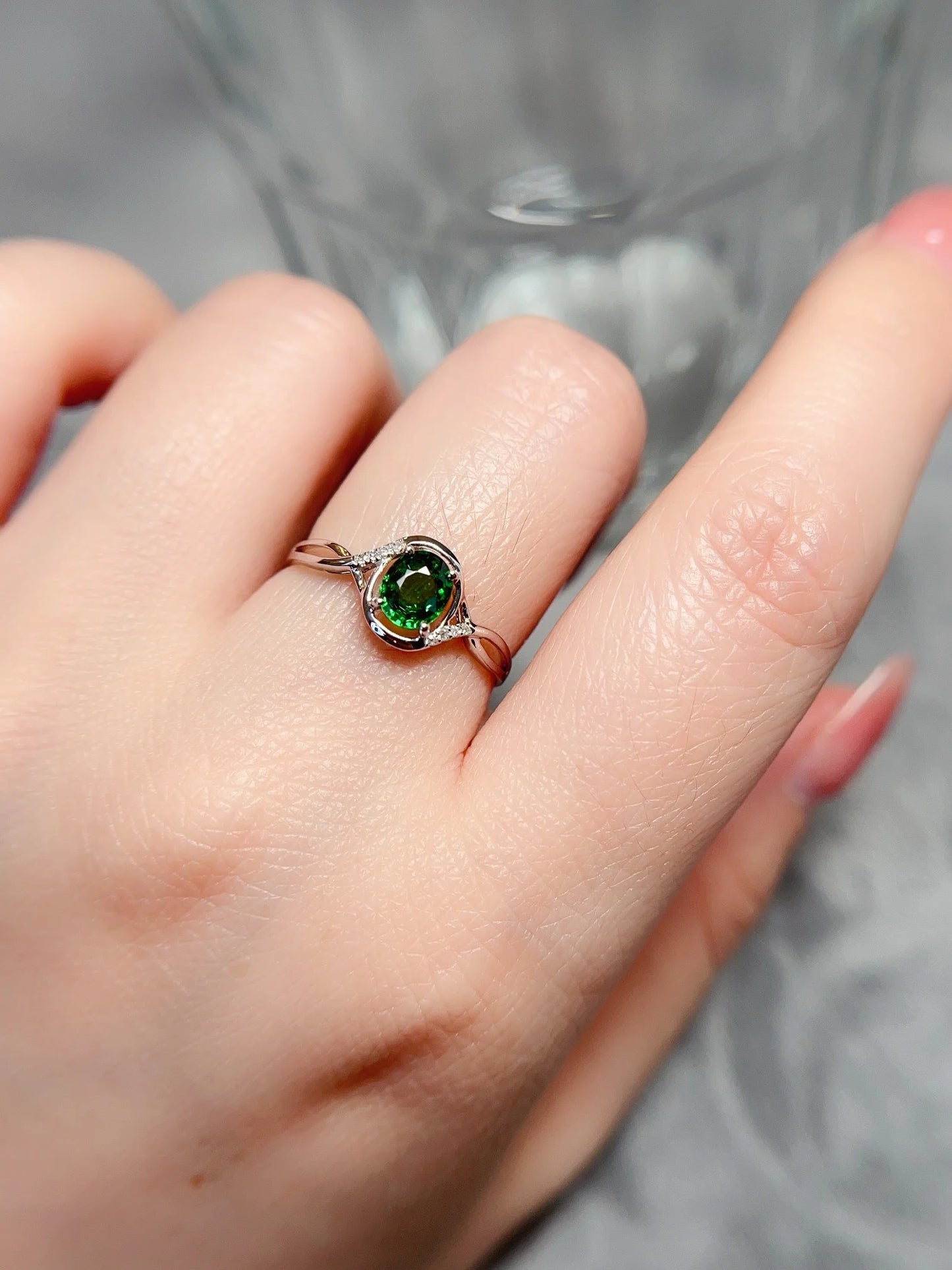 Ring 18K White Gold 0.6ct Tsavorite Gemstones Diamonds Female Wedding