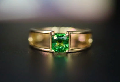 Ring 18K Gold 1.05ct Tsavorite Gemstones Diamonds Female's