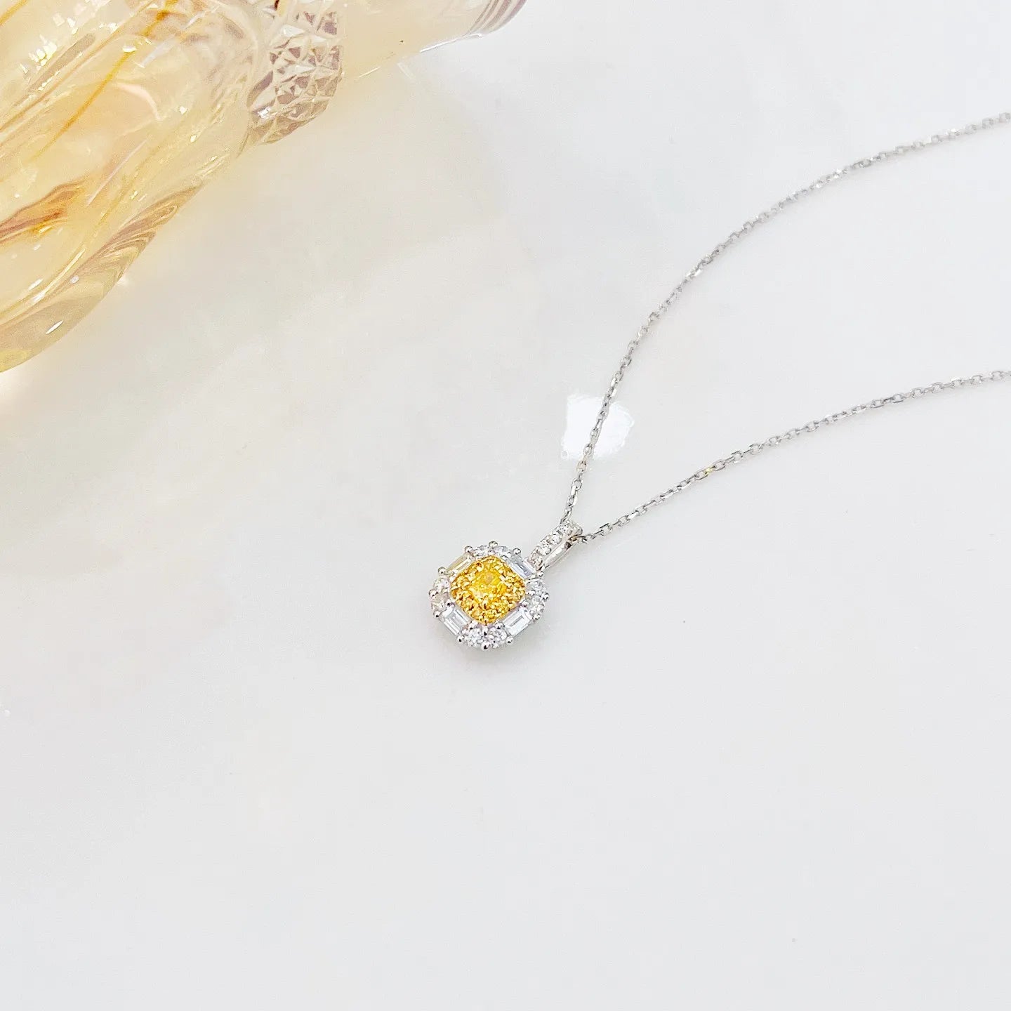 Necklace 18K Gold 0.16ct Yellow Diamonds Pendants Female's