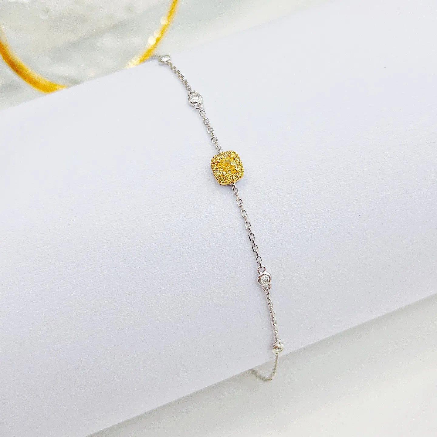 Bracelet 18K Gold 0.18ct Yellow Diamonds Gemstones Female's