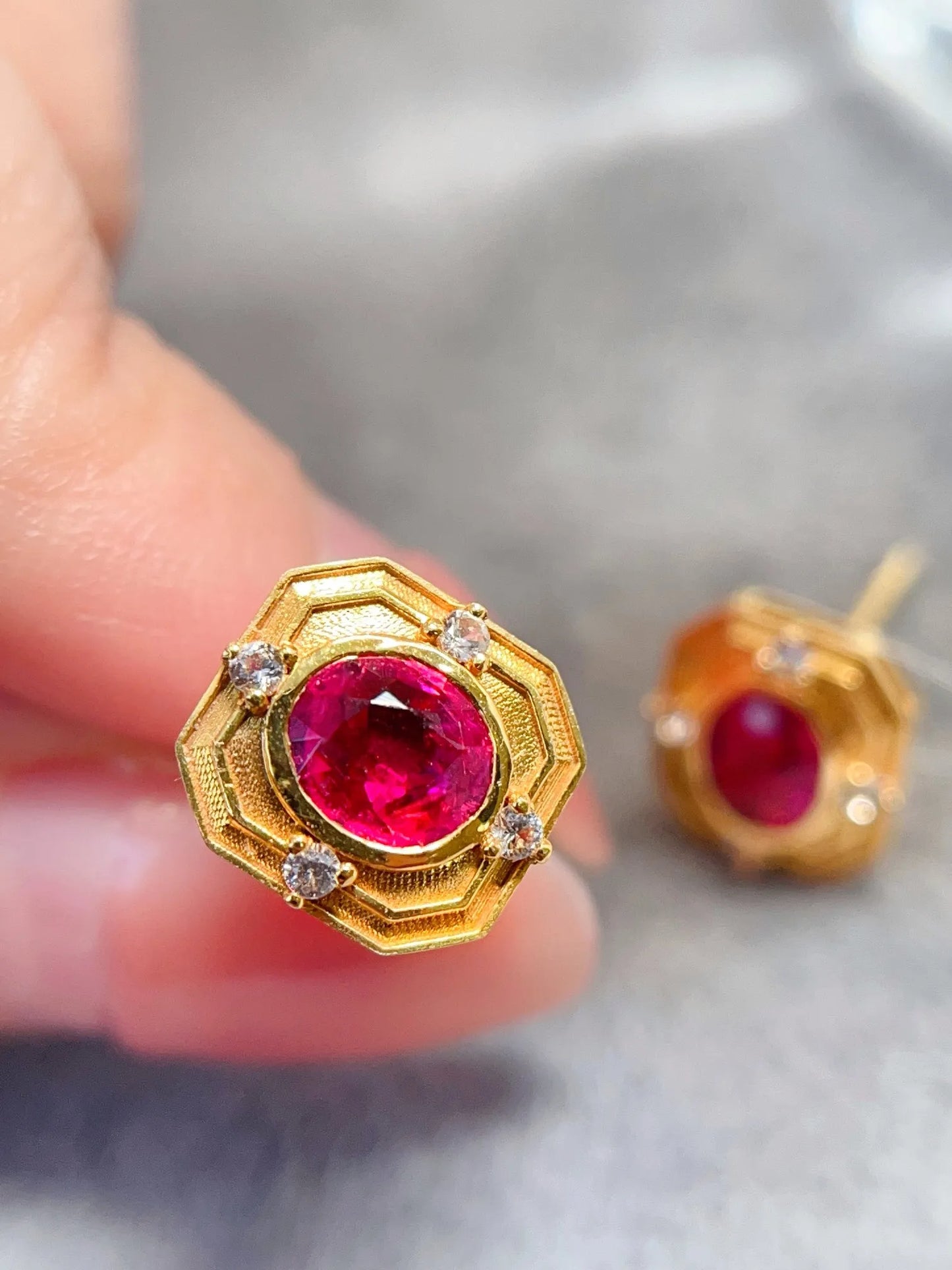 Earrings 18K Yellow Gold 2ct Pink Tourmaline Gemstone Stud Female's