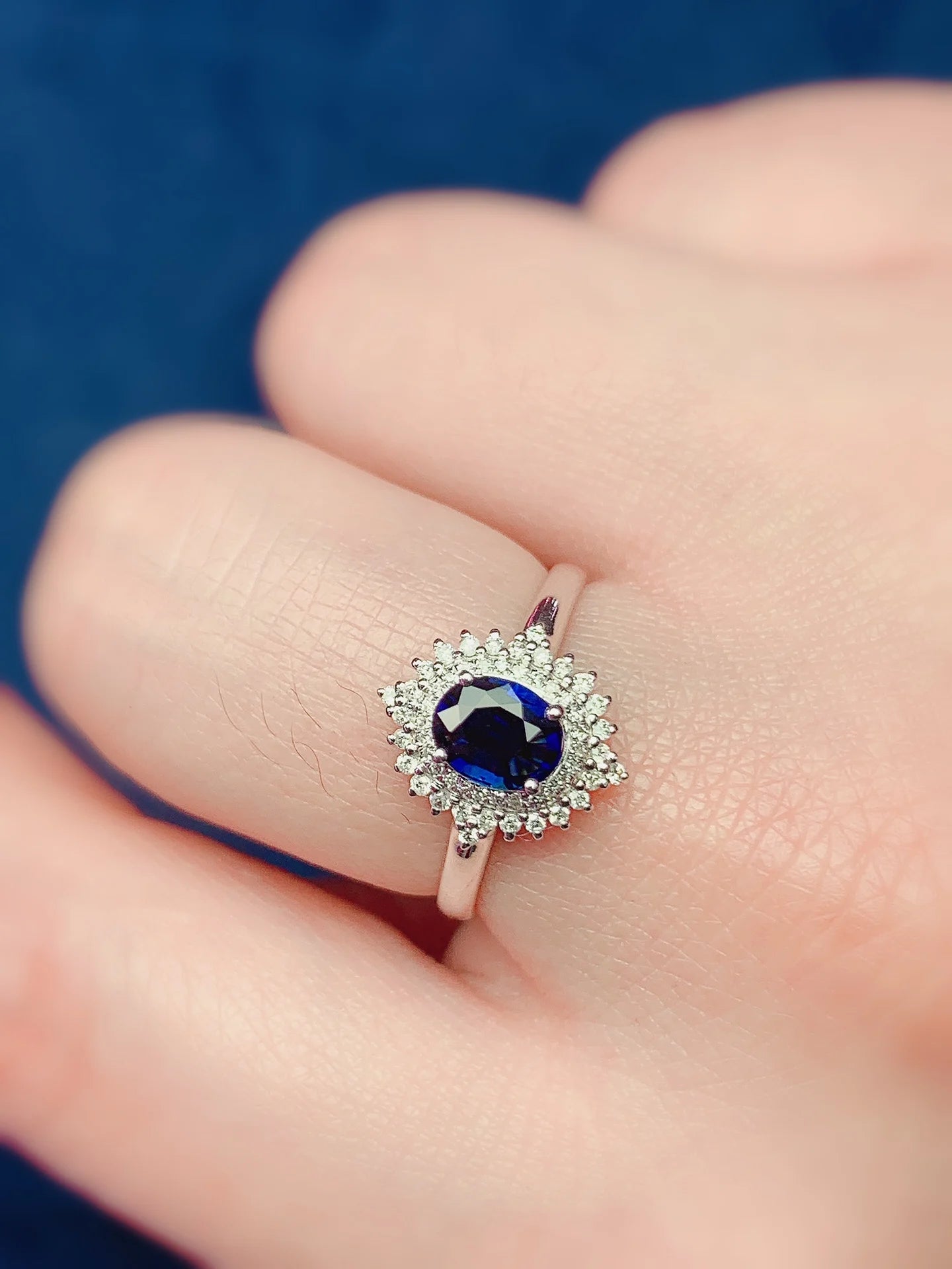 Ring 18K Gold 1.0ct Royal Blue Sapphire Gemstones Diamonds Female