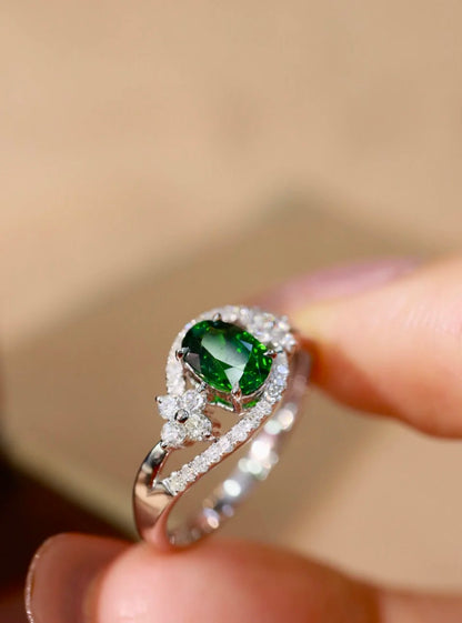 Ring 18K White Gold 0.85ct Tsavorite Gemstones Diamonds Female