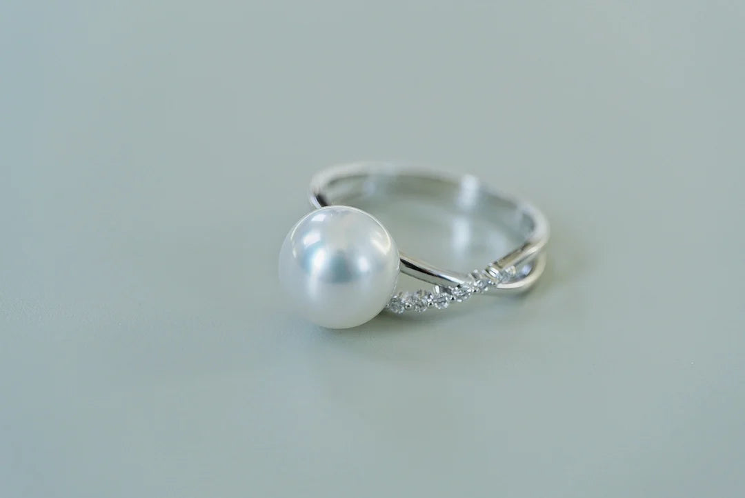 Ring 18K Gold White Pearls 9.2mm Australian Saltwater Pearls Female Fine Jewelry