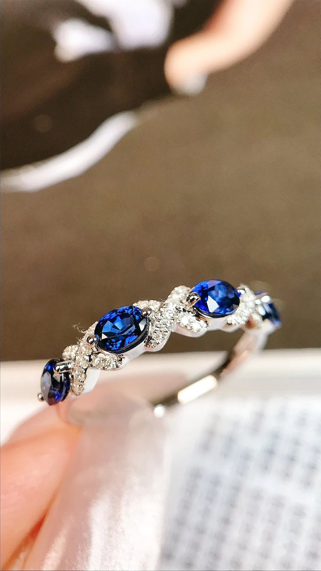 Ring 18K Gold 1.16ct Blue Sapphire Gemstones Diamonds Female's