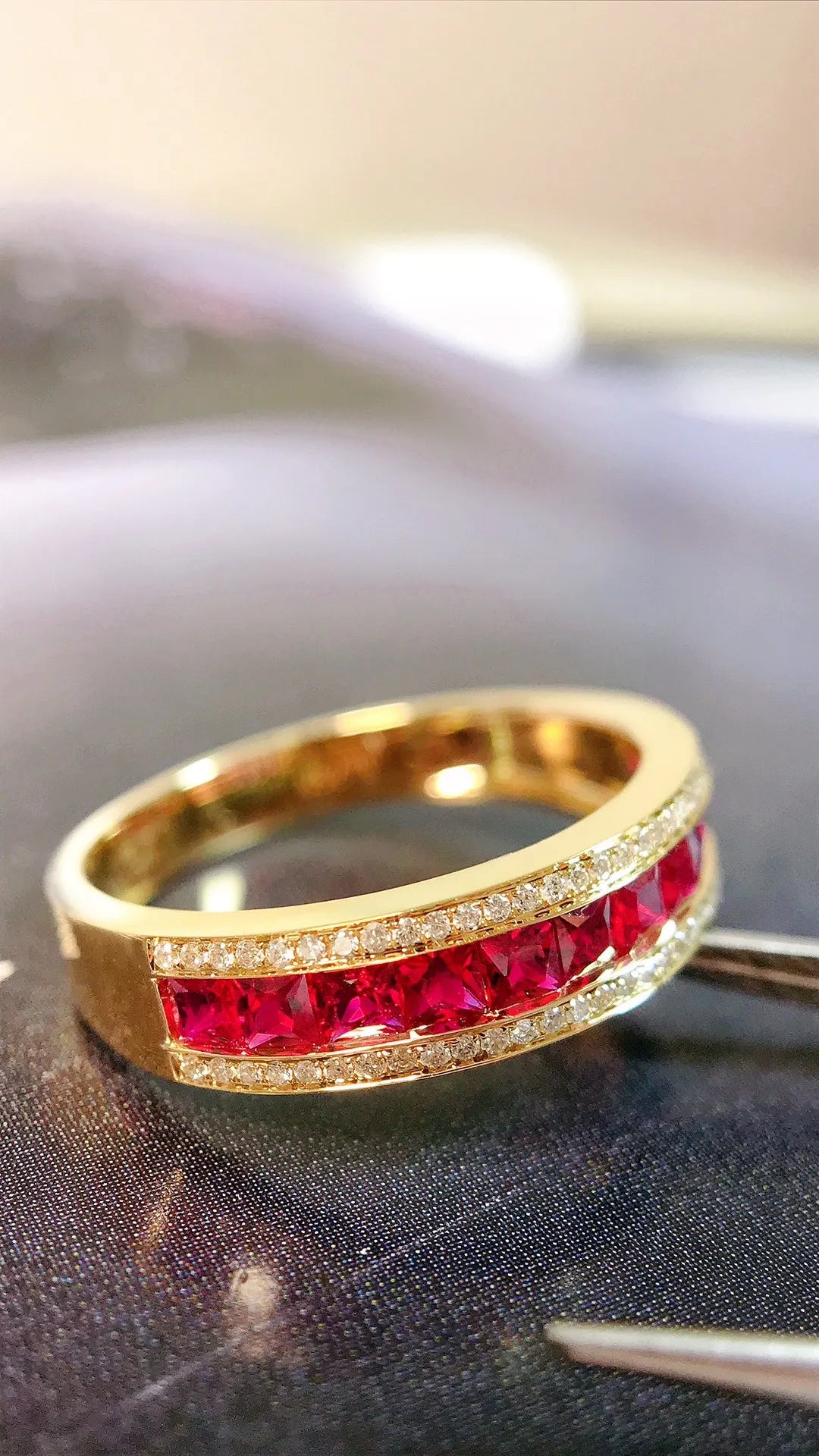 Ring 18K Gold 0.85ct Red Ruby Gemstones Diamonds Female's