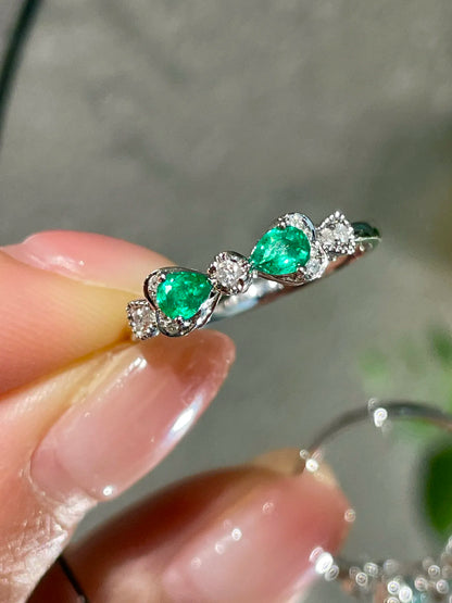 Ring 18K Gold 0.3ct Green Emerald Gemstones Diamond Female