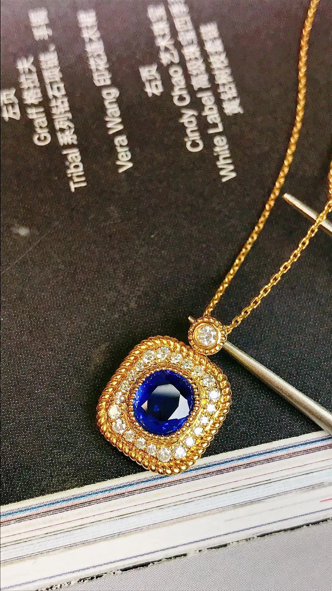 Necklace 18K Yellow Gold 0.90ct Blue Sapphire Diamonds Pendant Female's