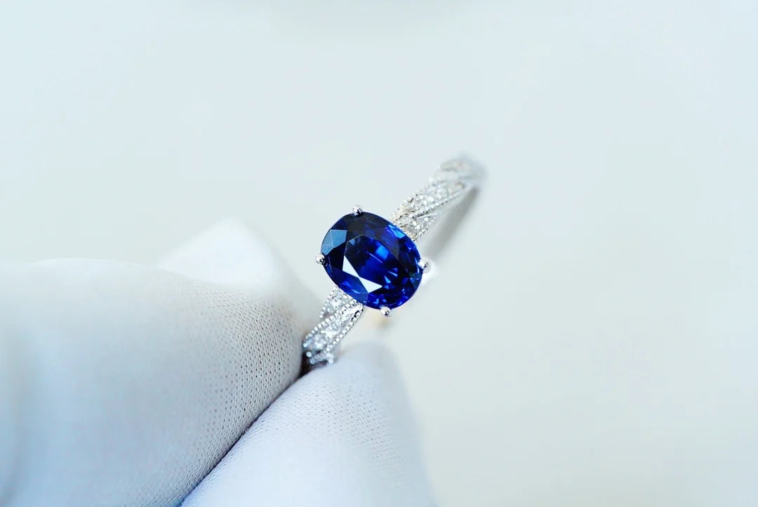 Ring 18K Gold 0.88ct Blue Sapphire Gemstone Diamonds Stone Female