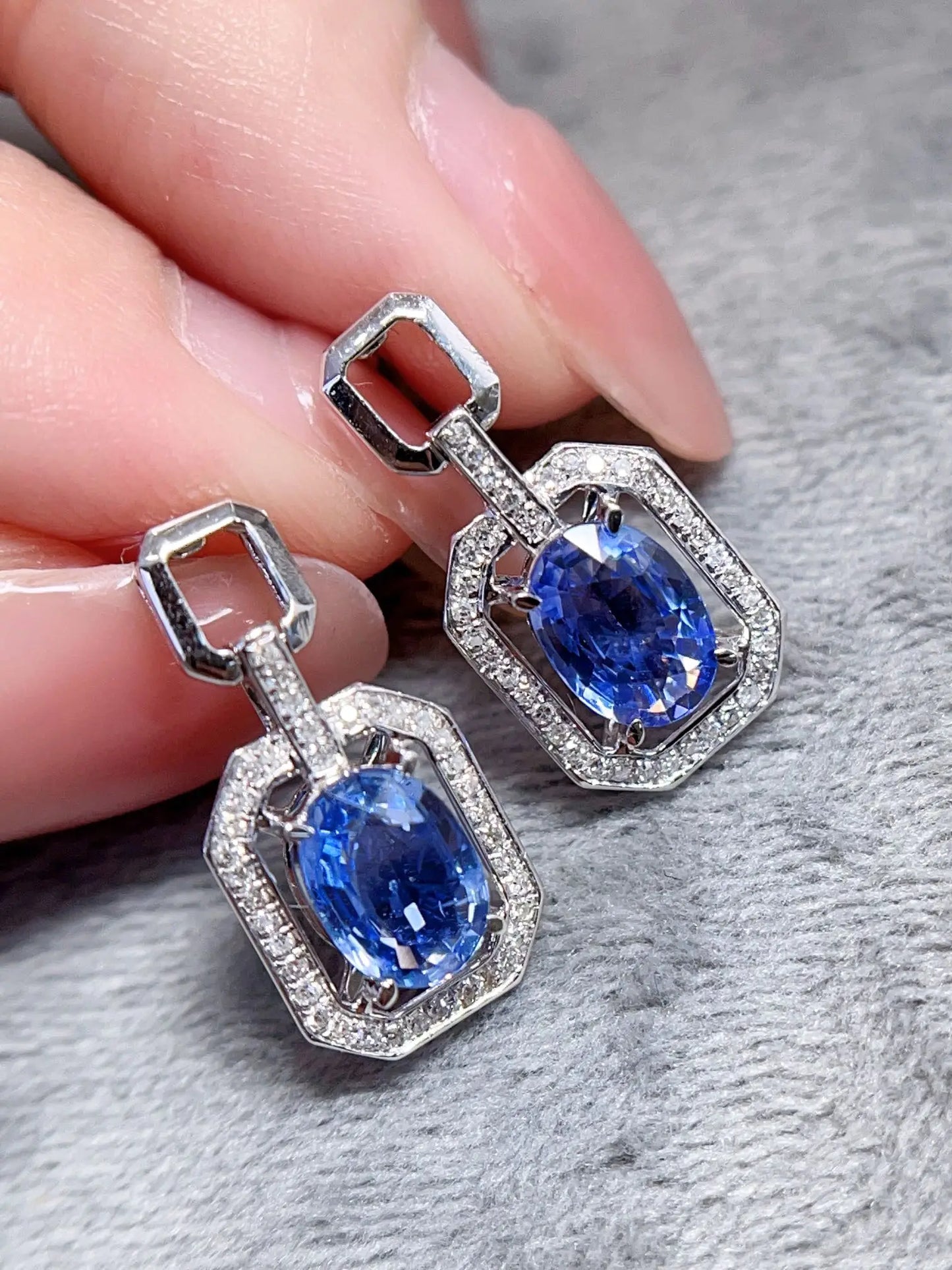 Sapphire Earrings 18K Gold Cornflower Blue Sapphire 1.8ct Drop Female's Fine