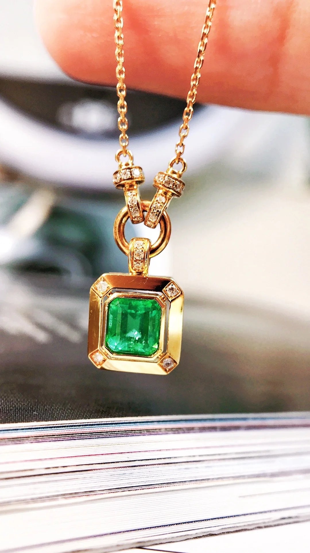 Necklace 18K Gold 0.53ct Green Emerald Diamonds Pendant Female's