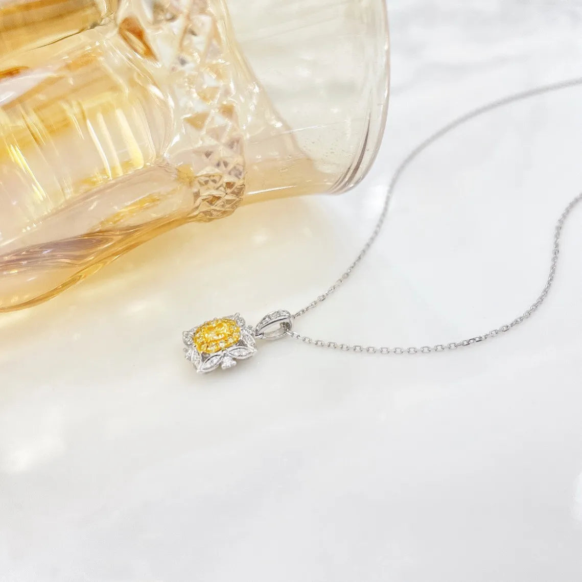 Necklace 18K Gold 0.18ct Yellow Diamonds Pendant Female's