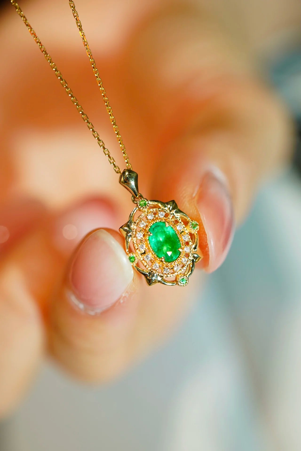 Pendant 18K Gold 0.4ct Green Emerald Gemstone Diamond Necklace for Women