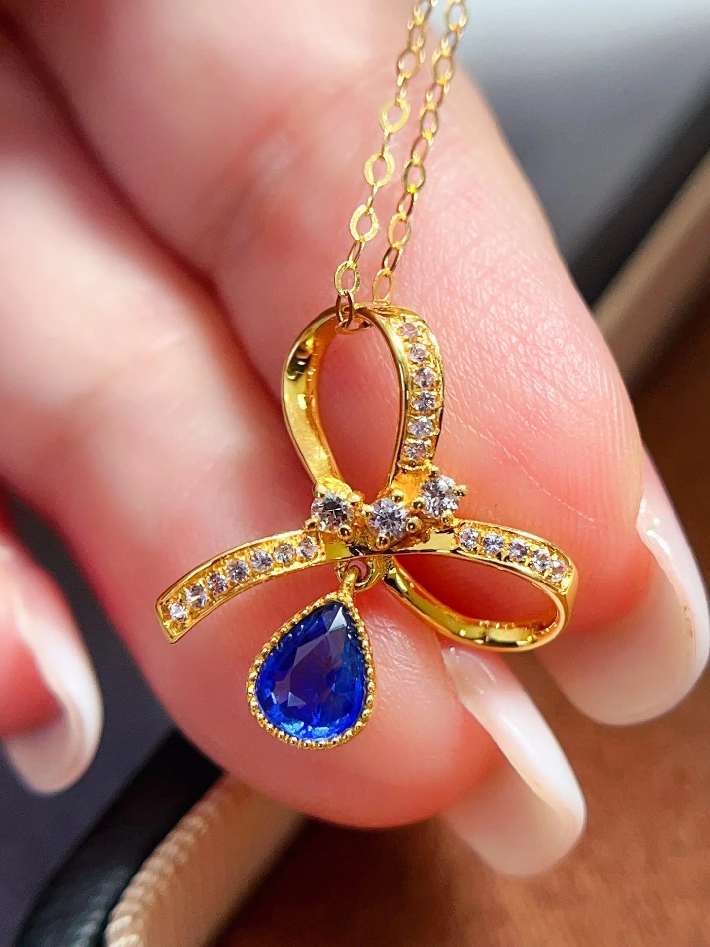 Necklace 18K Yellow Gold 0.5ct Blue Sapphire Diamonds Pendant Female's