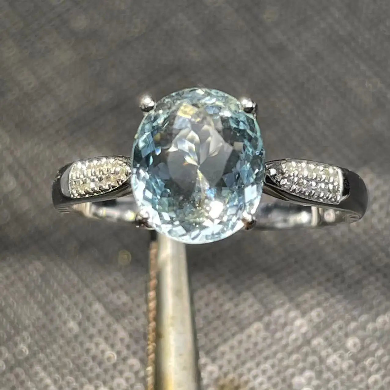 Ring 18K Gold 1.8ct Blue Aquamarine Gemstones Female Birthday