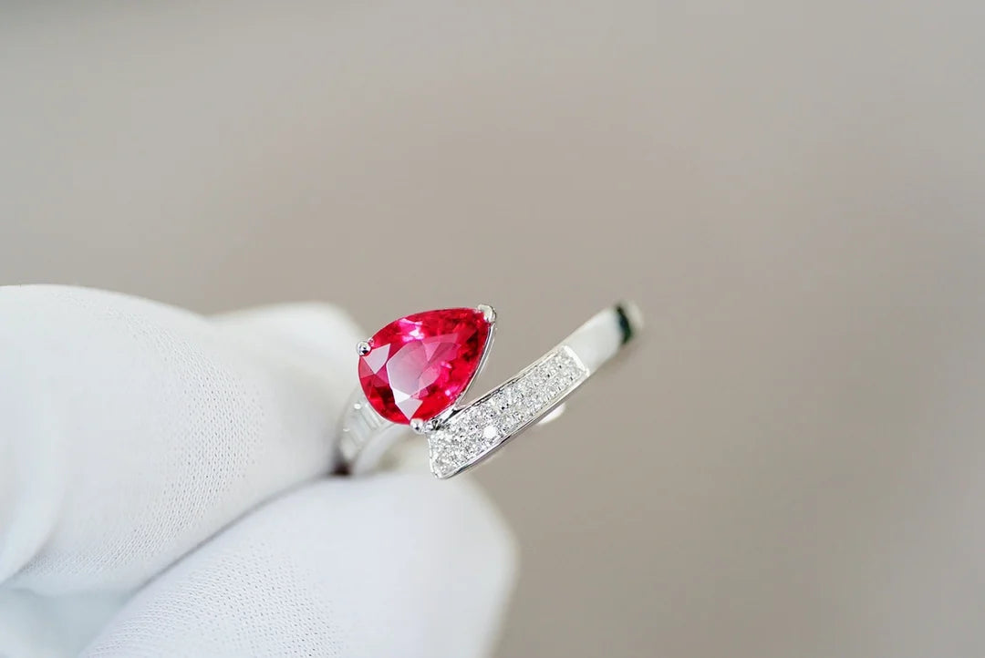 Ring 18K Gold 1.3ct Red Tourmaline Gemstones Diamonds Female's