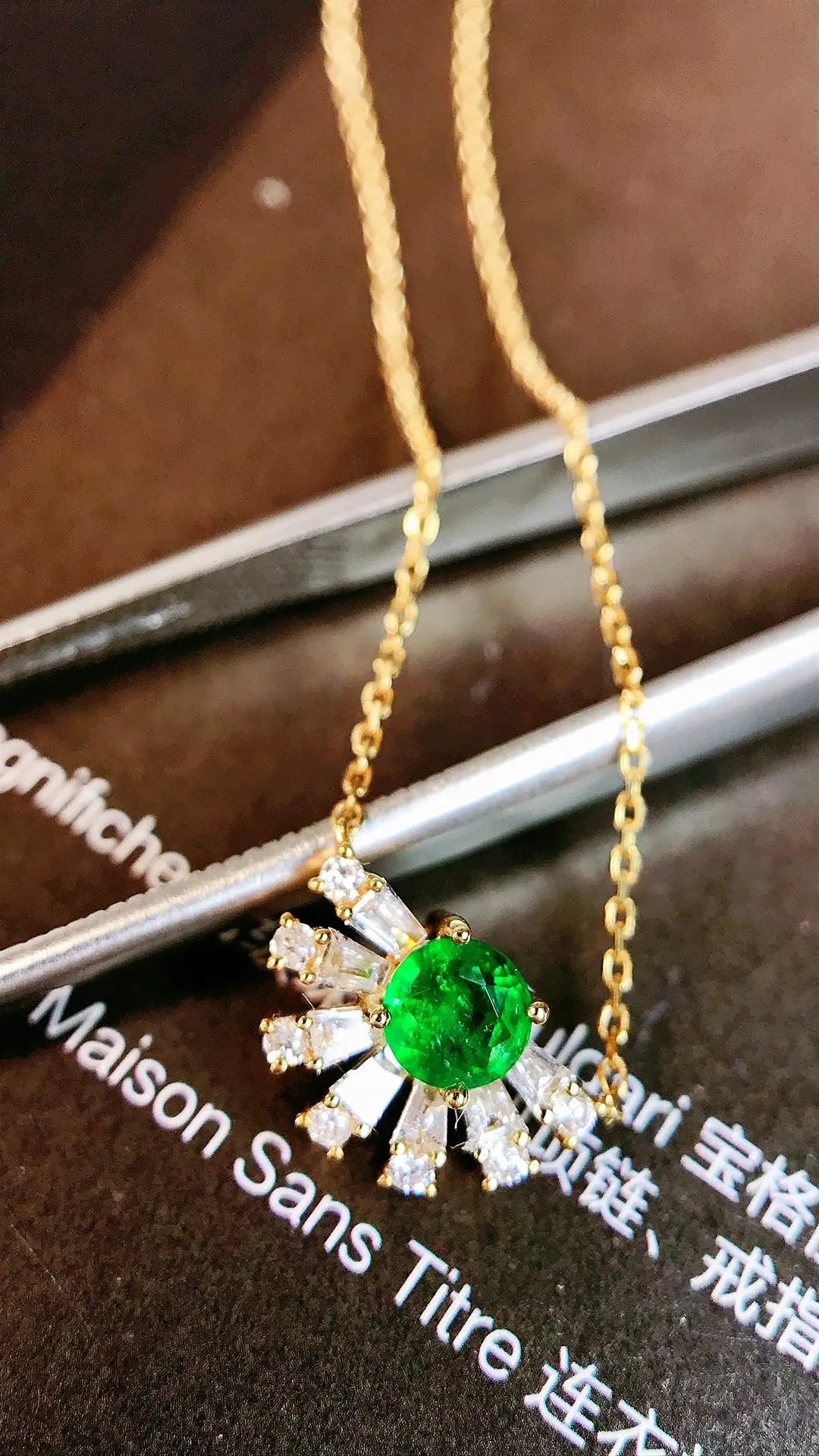 Necklace 18K Gold 0.29ct Green Emerald Diamonds Pendant Female's