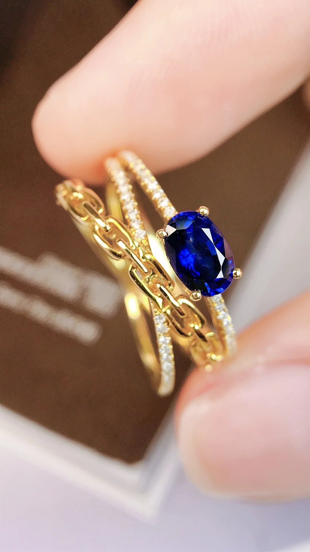 Ring 18K Gold 0.71ct Blue Sapphire Gemstone Diamonds Female's