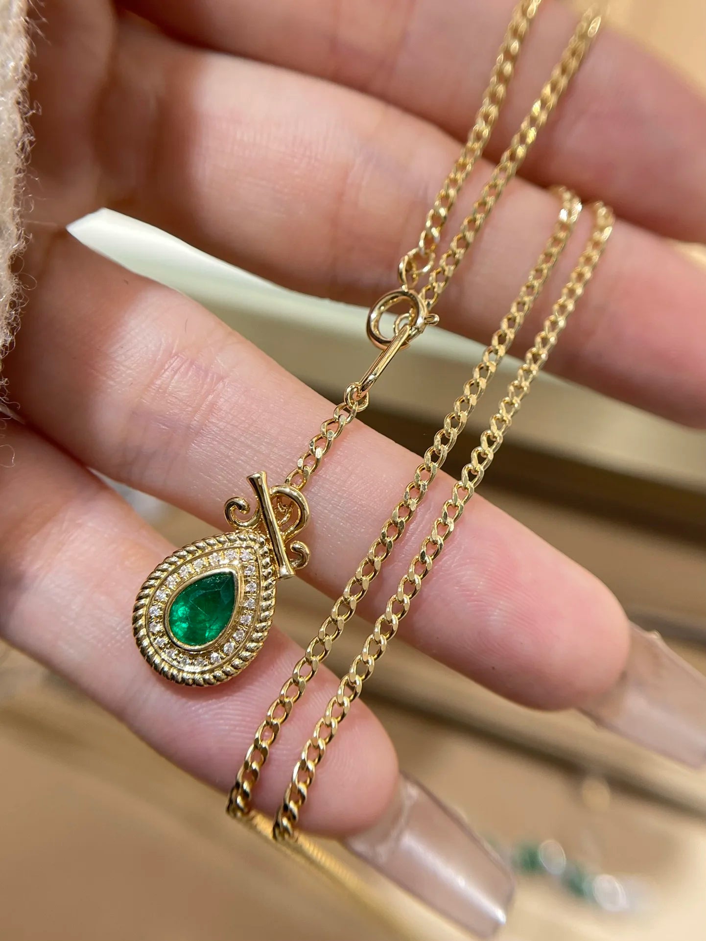 Necklace 18K Gold 0.55ct Green Emerald Diamonds Pendant Female's