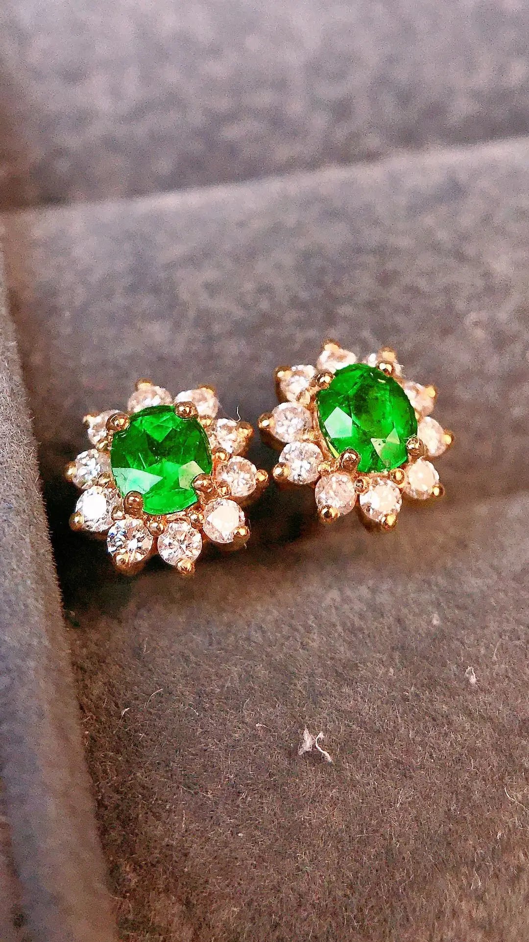 Earrings 18K Gold 0.40ct Green Emerald Stud Female's Holiday Gift