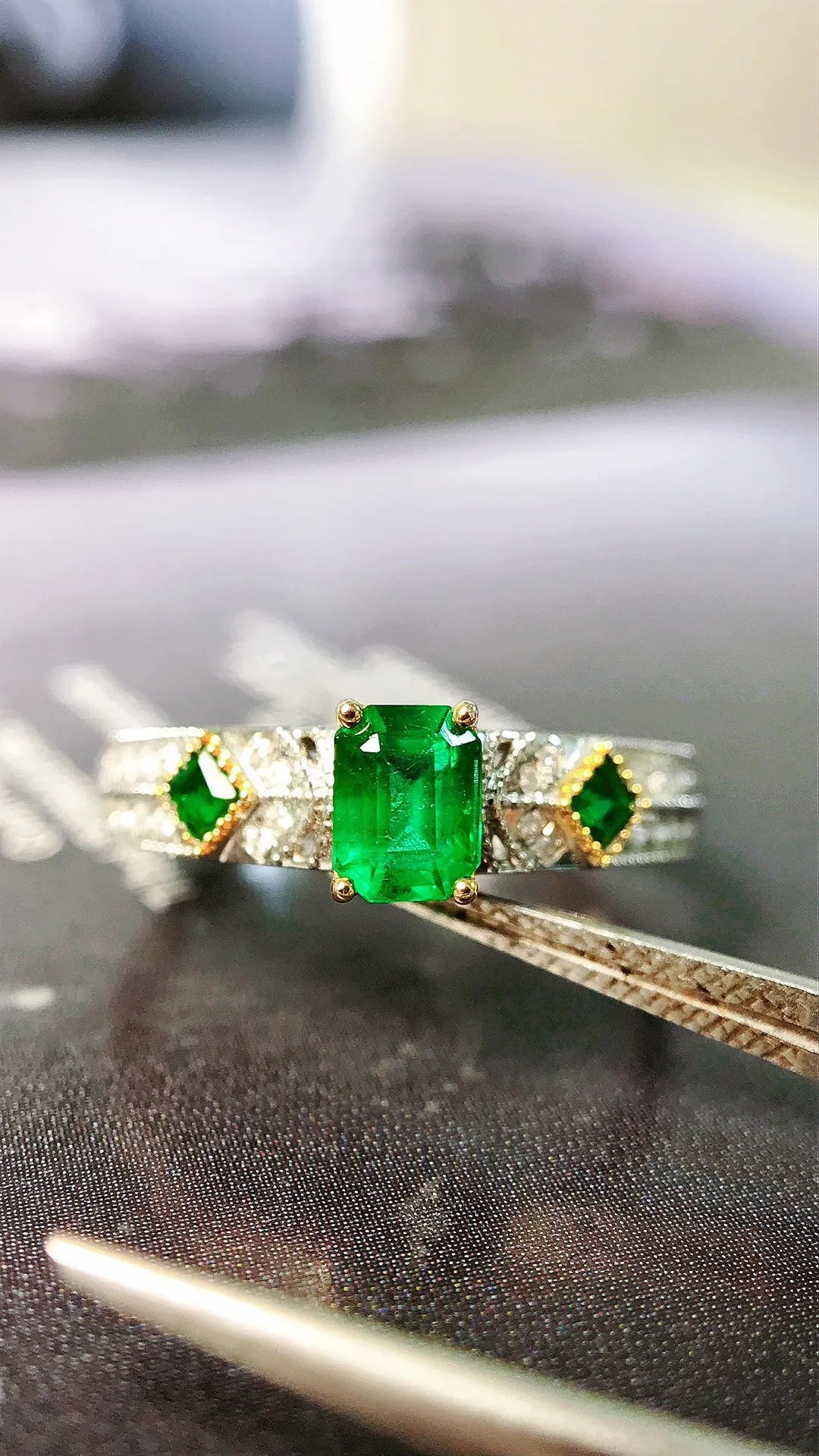 Ring 18K Gold 0.431ct Vivid Green Emerald Gemstones Men's Fine